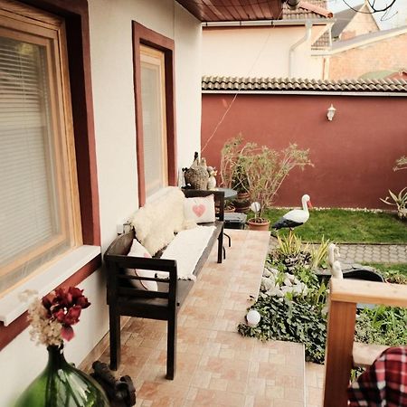 Kishaz Apartman Eger Buitenkant foto