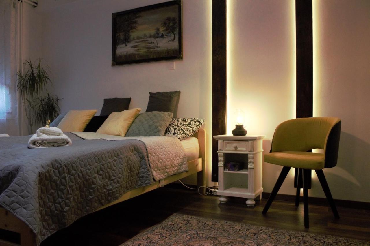 Kishaz Apartman Eger Buitenkant foto