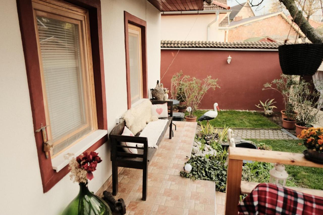 Kishaz Apartman Eger Buitenkant foto