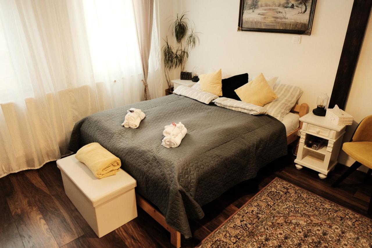 Kishaz Apartman Eger Buitenkant foto
