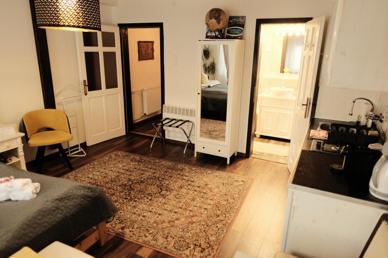 Kishaz Apartman Eger Buitenkant foto