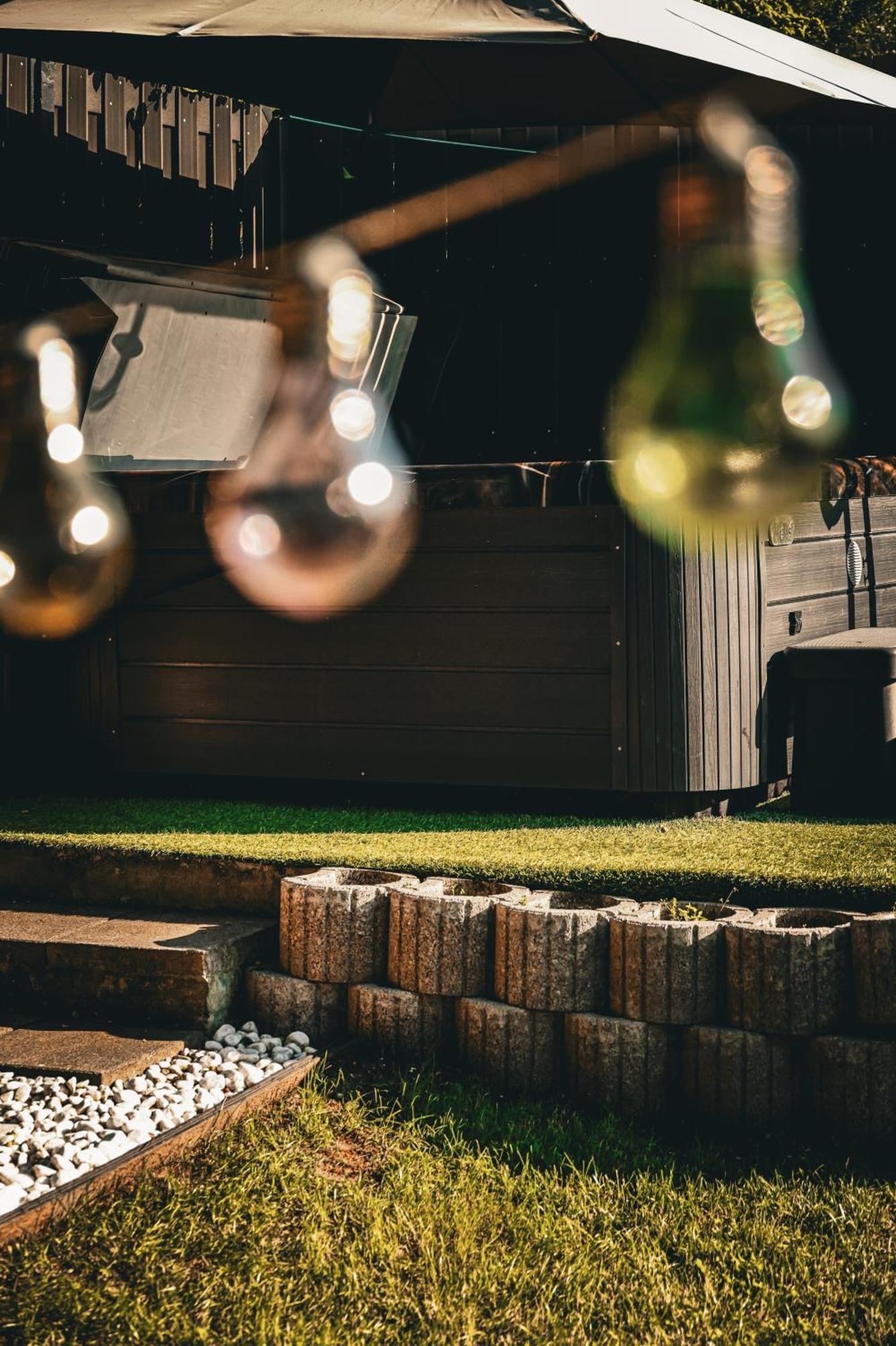 Kishaz Apartman Eger Buitenkant foto