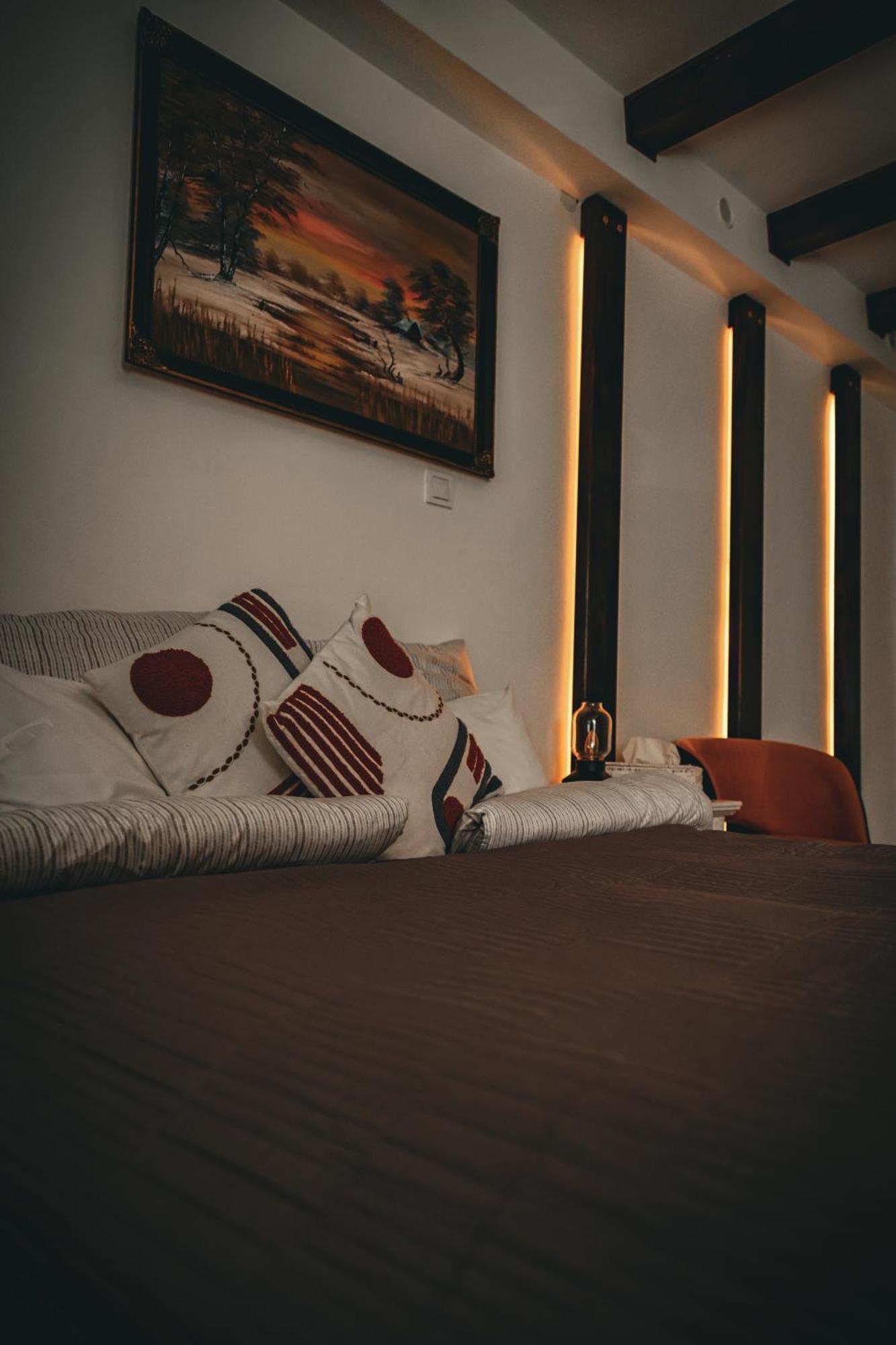 Kishaz Apartman Eger Buitenkant foto
