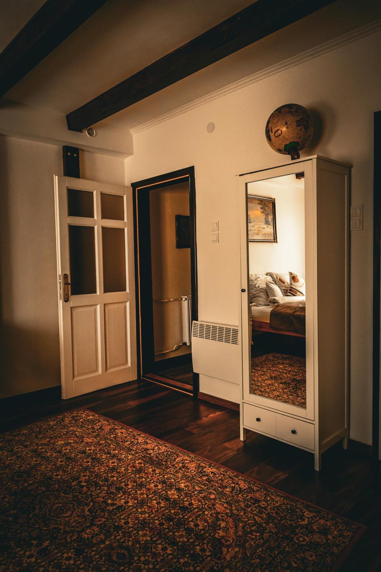 Kishaz Apartman Eger Buitenkant foto