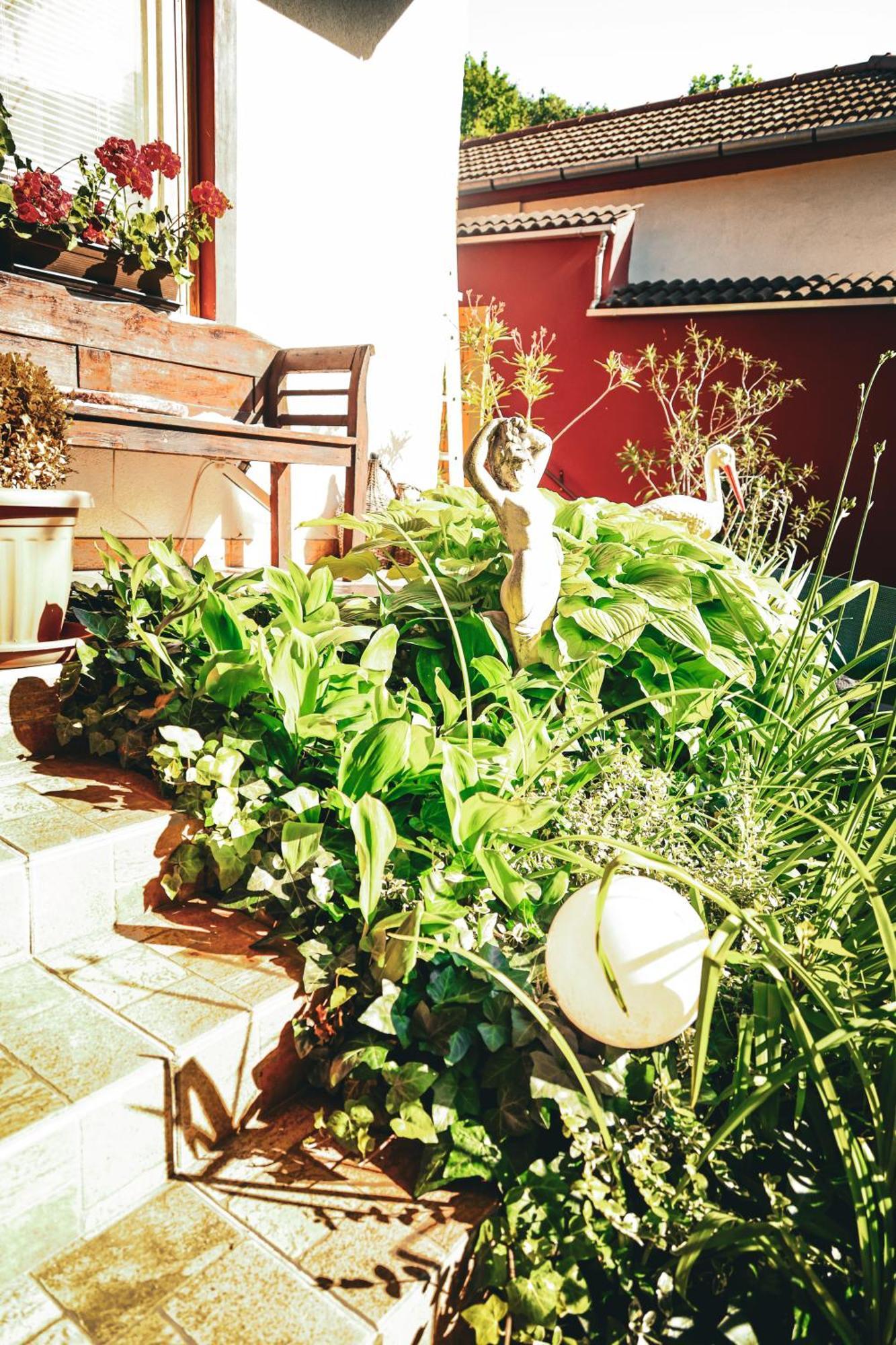 Kishaz Apartman Eger Buitenkant foto