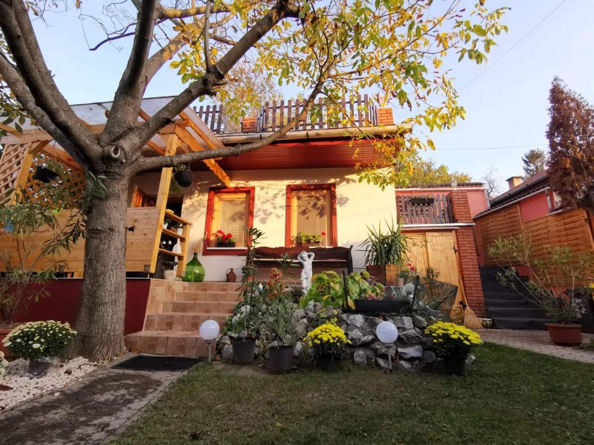 Kishaz Apartman Eger Buitenkant foto